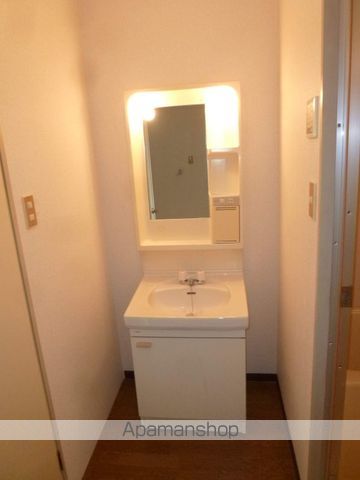 サープラスワン前西の内装写真