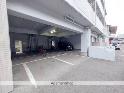 オクトワール松山中村[1R/22.63m2]の駐車場