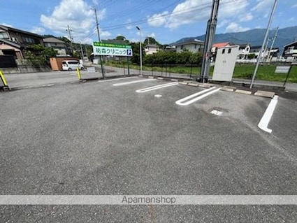Ｐｅｒｌａ[1LDK/42.72m2]の駐車場1