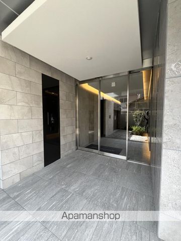 セファ上本町の玄関写真