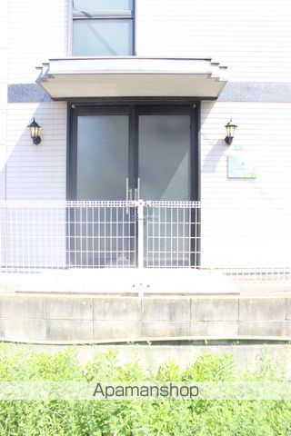 福塩線 横尾駅 徒歩12分 2階建 築30年の玄関写真