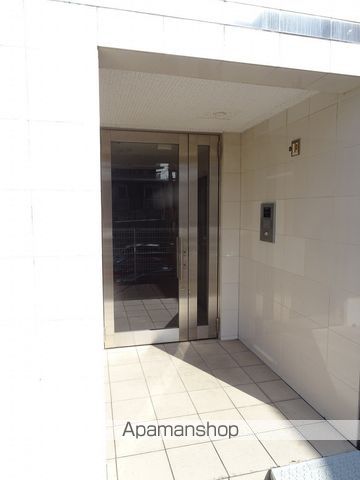 パークヒルズ榴ヶ岡の玄関写真