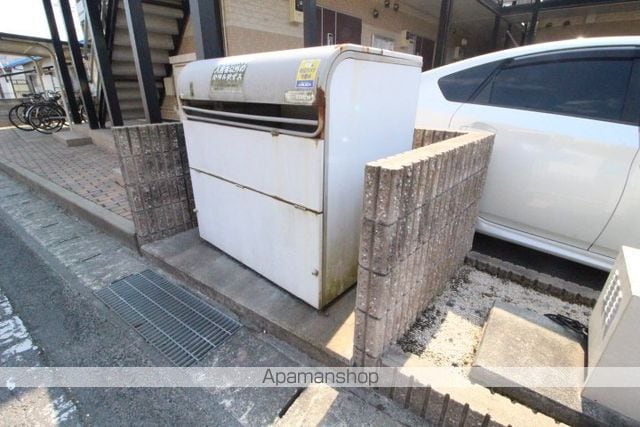 レオパレスOKURAの外観写真