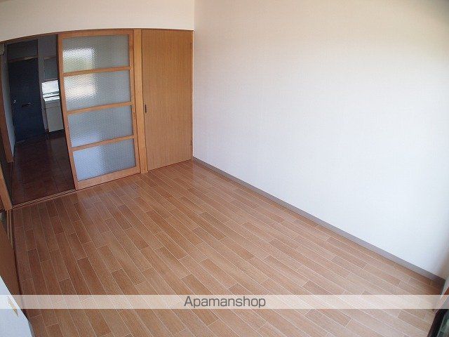 クリスタルマンションの内装写真