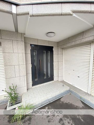 PRIVE栄通の玄関写真