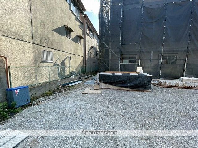 太平寺共同住宅の玄関写真