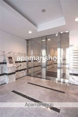 オーロラタワーなんばの玄関写真