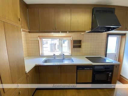 新田塚２丁目貸家[4LDK/239.14m2]のキッチン