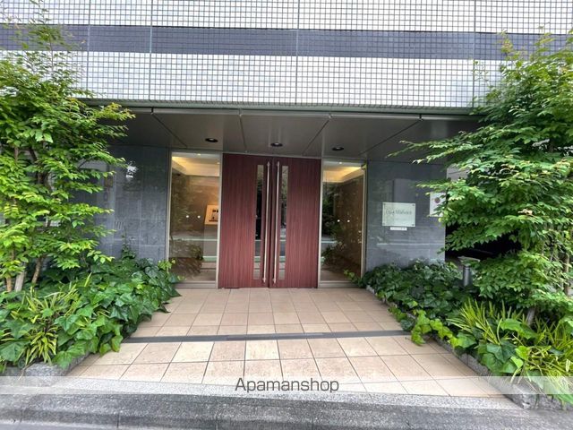 エスティメゾン新中野の玄関写真
