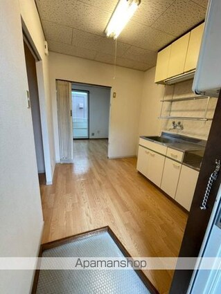 ホワイトメゾン[1K/26.45m2]の玄関