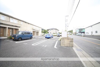 東京都八王子市下恩方町[2LDK/59.41m2]の駐車場