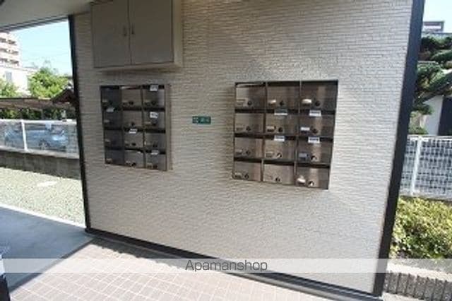 レオパレス松山インターIIの玄関写真