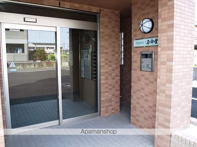 ウエストヒルズ西御堂の玄関写真