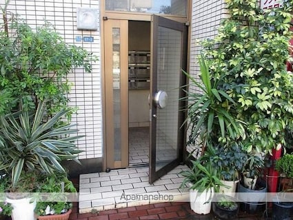 金指ビル[2DK/41.31m2]のエントランス1