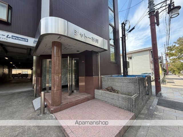 シャトー芥川の玄関写真