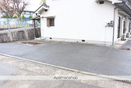 広島県尾道市栗原町[3DK/60m2]の駐車場2