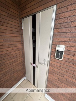 イル　ソーレ　Ａ[2LDK/57.96m2]の玄関