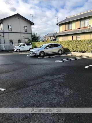 ＷＥＳＴ[1R/27.25m2]の駐車場