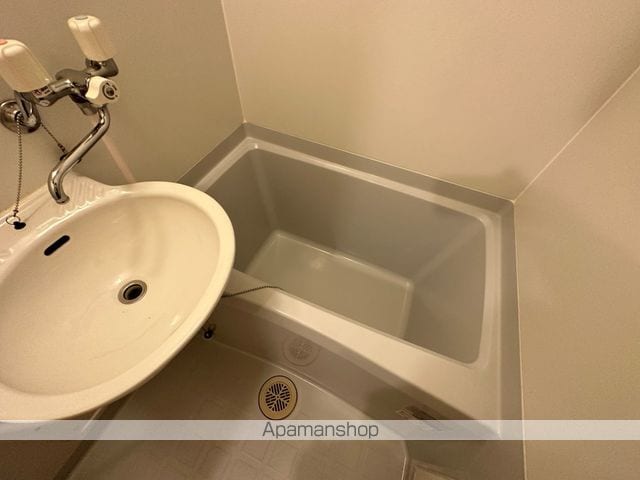 カラコレスの内装写真