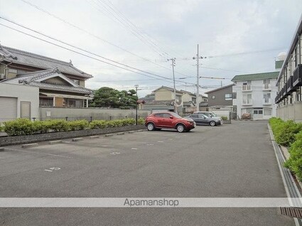 香川県高松市伏石町[1K/21.81m2]の駐車場