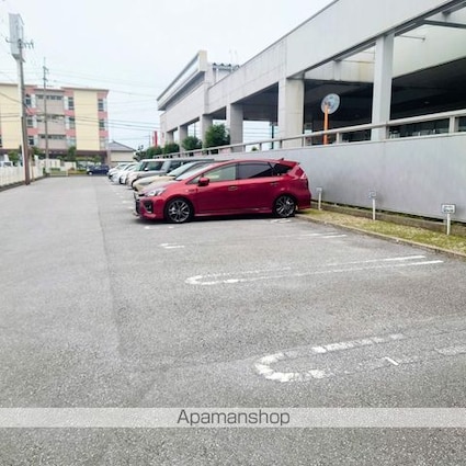 滋賀県長浜市大辰巳町[1LDK/37.17m2]の駐車場1
