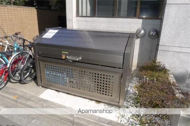 ロイヤルアーバン駒場東大の外観写真