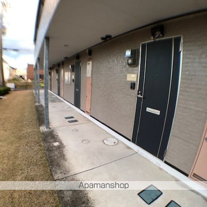 滋賀県湖南市石部東６丁目[1K/28.41m2]のエントランス2