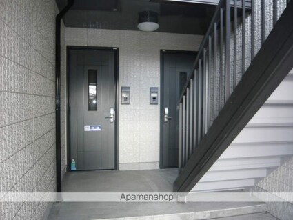 シャンドール[2K/42.25m2]のエントランス2