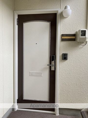 グリーンヒルズFの玄関写真