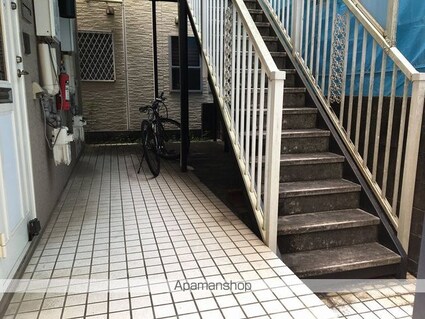 ハウスＯＺ　Ｂ棟[1K/23.7m2]のエントランス