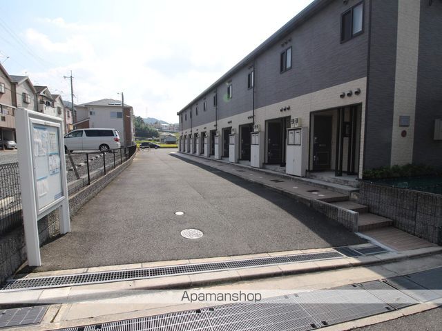 レオパレス私市の玄関写真