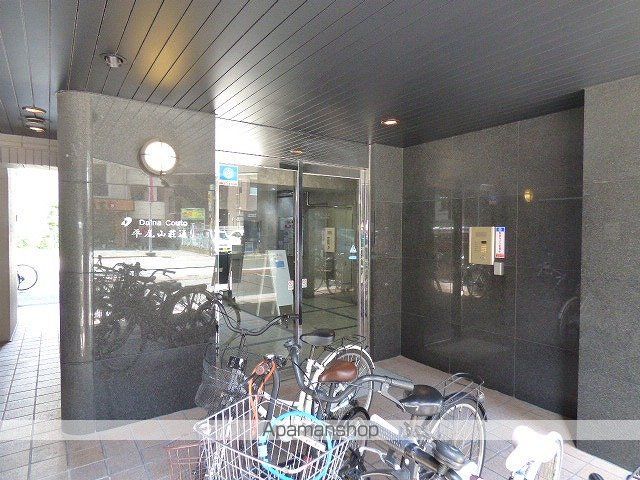ダイナコート平尾山荘通りの玄関写真