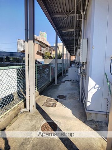 大手コーポの玄関写真