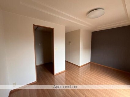 グランディール泰英１号館[1LDK/36m2]のリビング・居間2