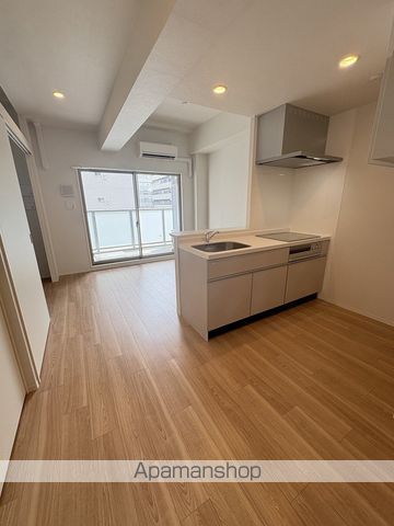C0MF0RIA LIV大阪本町の内装写真