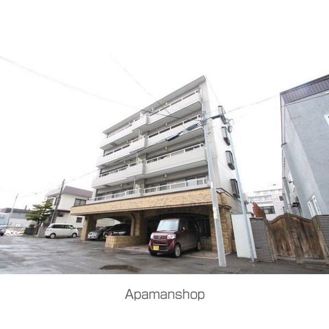 ロワイヤルハイム山鼻の外観写真