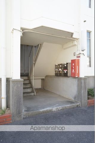 上島マンションの玄関写真