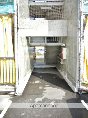 センチュリー21立野 A棟の玄関写真