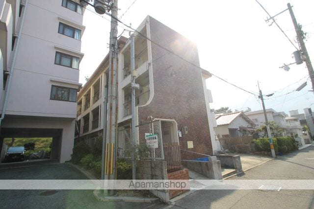 阪急電鉄宝塚線 服部天神駅 徒歩9分 3階建 築56年の外観写真