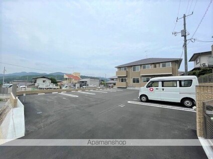 フローラル五月が丘　Ｂ棟[1LDK/35m2]の駐車場