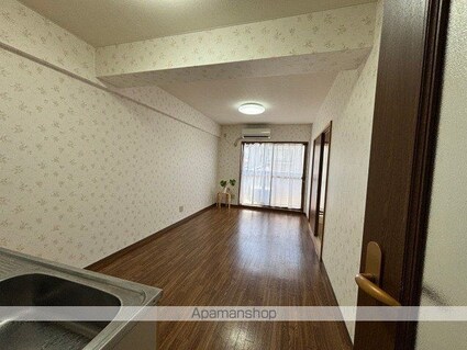 和歌山県和歌山市鳴神[2LDK/54m2]のリビング・居間