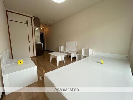 ハイツ亀岡[1R/19.84m2]の内装1