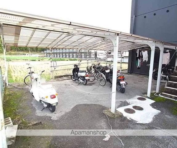 粟津ハイツの外観写真
