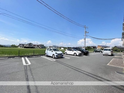 ブリーゼ　イズミ　Ｂ棟[2LDK/57.22m2]の駐車場
