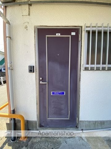 新和ハイツの玄関写真
