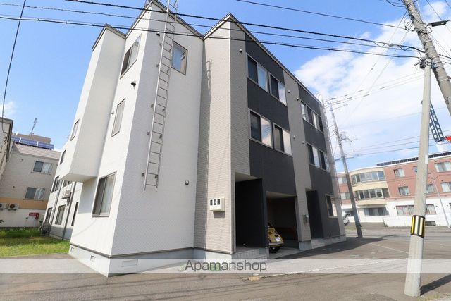 札幌市東西線 新さっぽろ駅 徒歩10分 3階建 築14年の外観写真