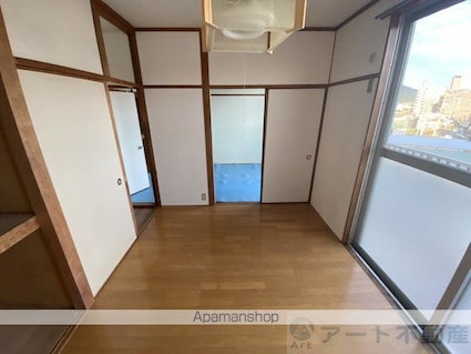 愛媛県松山市小坂５丁目[3DK/49.41m2]のリビング・居間