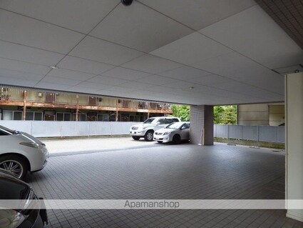 グランドメゾン長野[3LDK/86.07m2]の駐車場