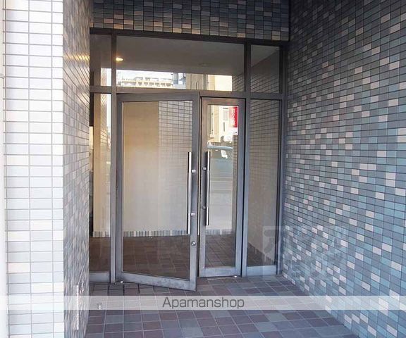 河原町ビルの玄関写真