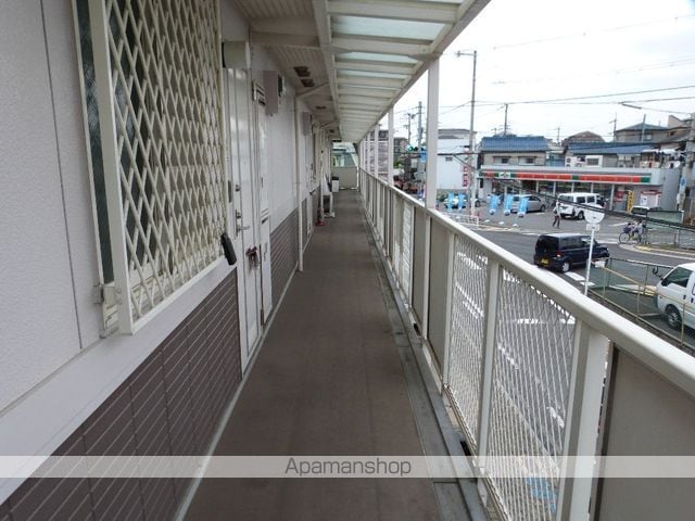 エトワールヴィルーR八尾植松町の玄関写真